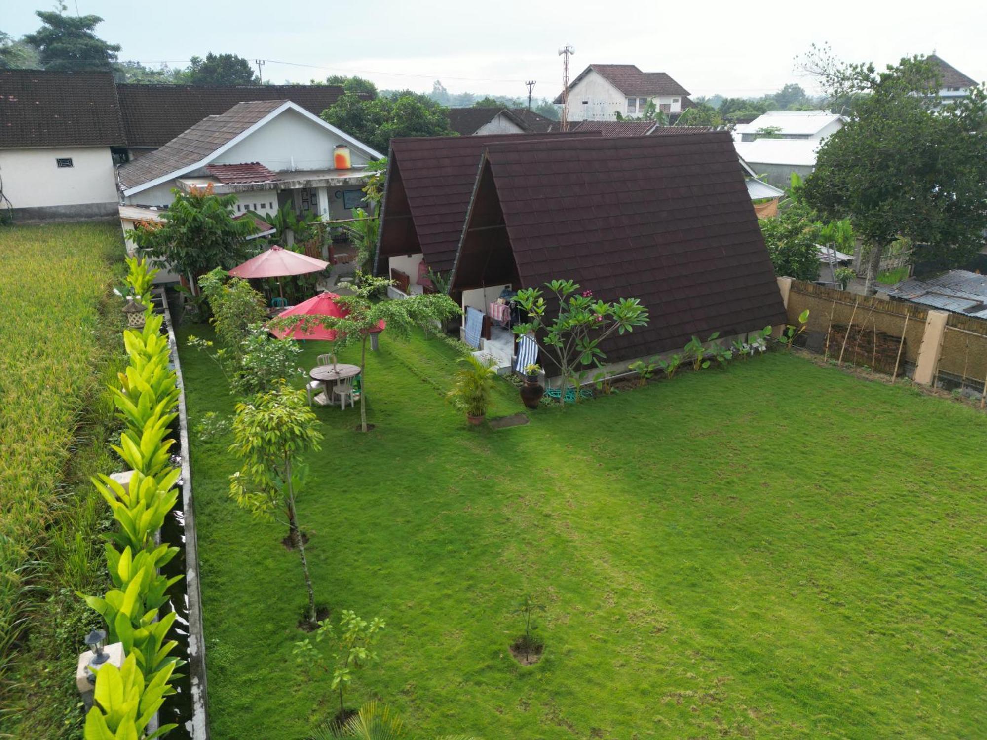 D' Carasti Bungalow Masbagik Exterior photo