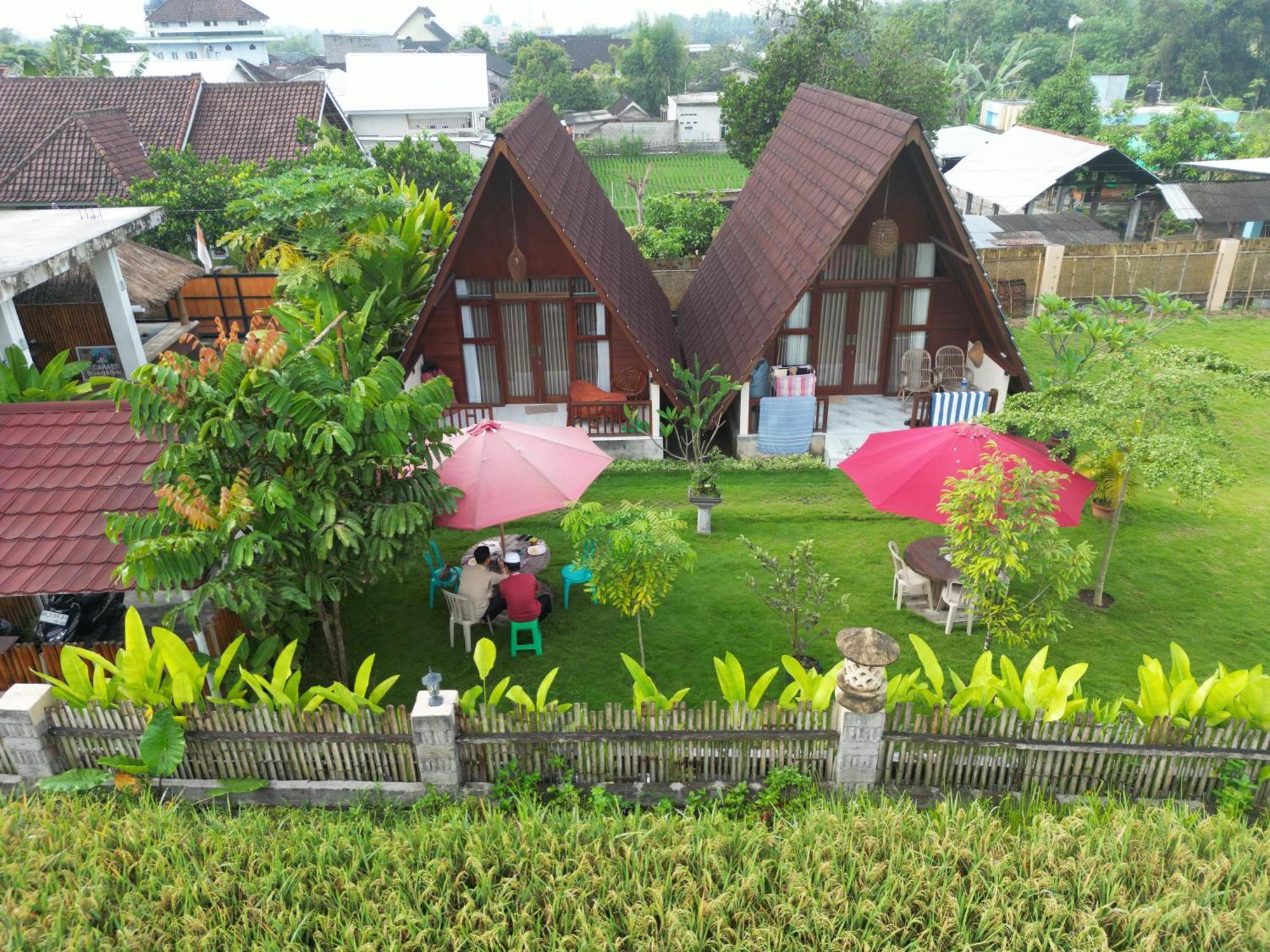 D' Carasti Bungalow Masbagik Exterior photo